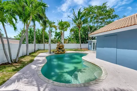 360 Sw 2nd Street Boca Raton FL 33432
