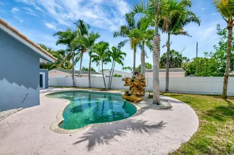 360 Sw 2nd Street Boca Raton FL 33432