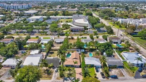 360 Sw 2nd Street Boca Raton FL 33432