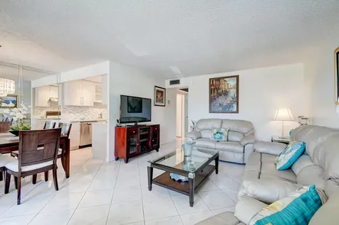2070 Guildford D Boca Raton FL 33434