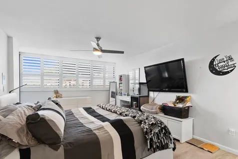 899 Jeffery Street Boca Raton FL 33487