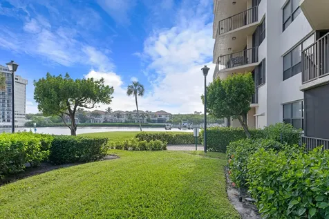 899 Jeffery Street Boca Raton FL 33487