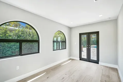 5832 Alton Road Miami Beach FL 33140