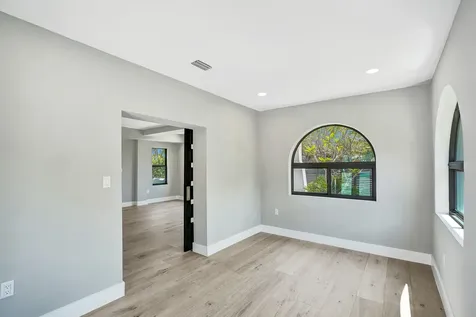 5832 Alton Road Miami Beach FL 33140