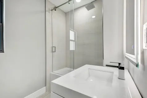 5832 Alton Road Miami Beach FL 33140