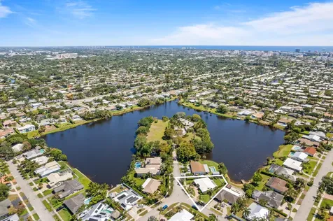 998 Sw 11th Court Boca Raton FL 33486