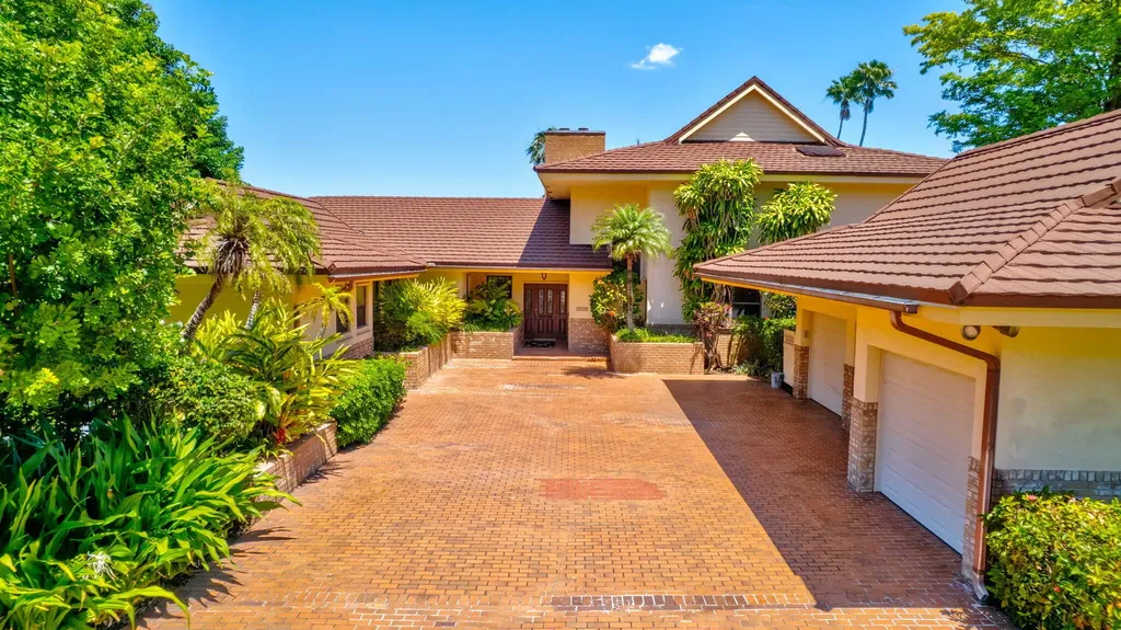 8541 Estate Drive West Palm Beach FL 33411