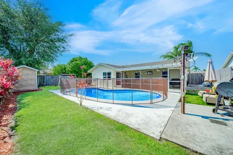 9500 Affirmed Lane Boca Raton FL 33496
