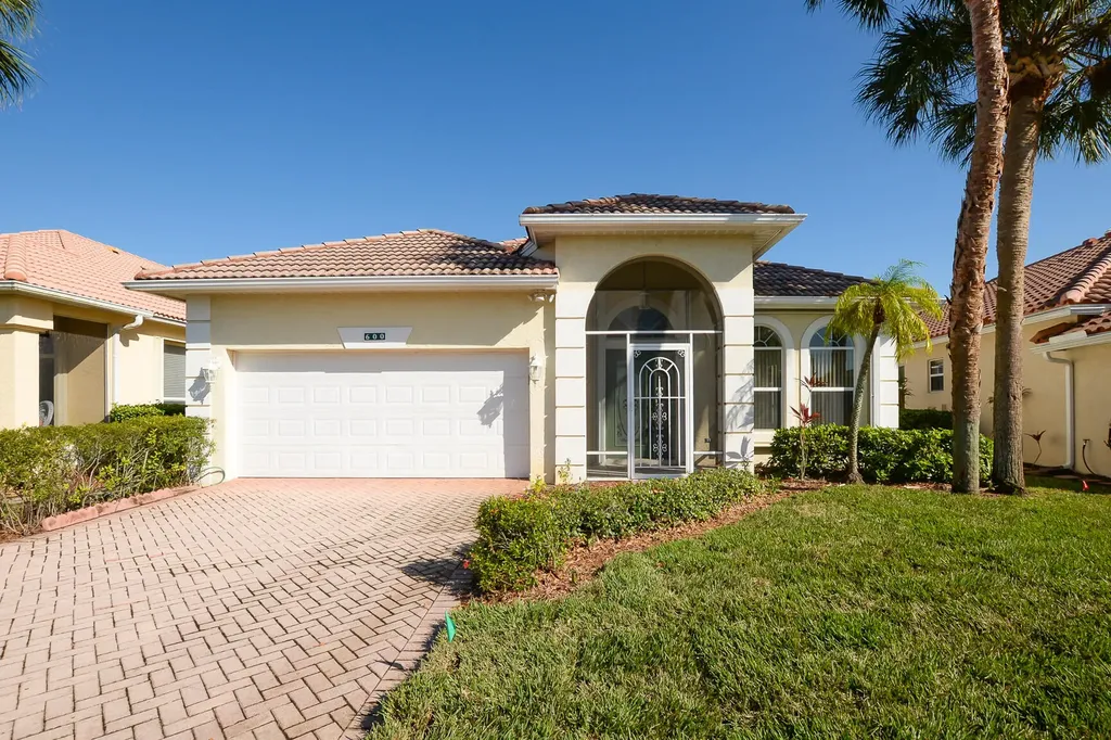 600 Nw Lambrusco Drive Port Saint Lucie FL 34986