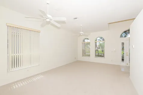 600 Nw Lambrusco Drive Port Saint Lucie FL 34986