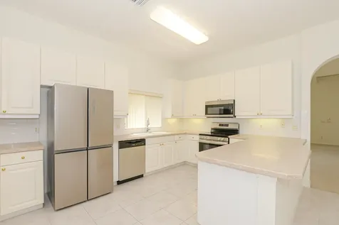 600 Nw Lambrusco Drive Port Saint Lucie FL 34986