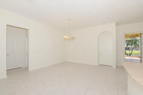 600 Nw Lambrusco Drive Port Saint Lucie FL 34986