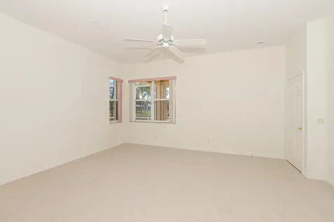 600 Nw Lambrusco Drive Port Saint Lucie FL 34986