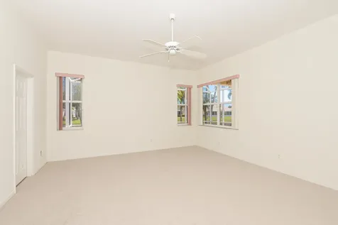 600 Nw Lambrusco Drive Port Saint Lucie FL 34986
