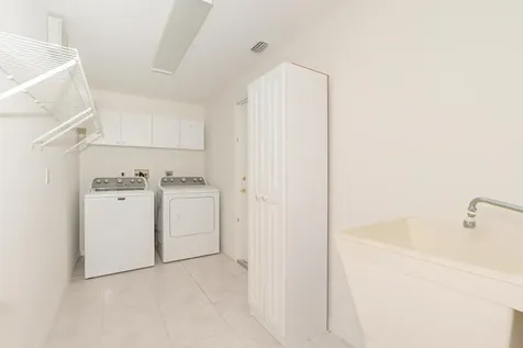 600 Nw Lambrusco Drive Port Saint Lucie FL 34986