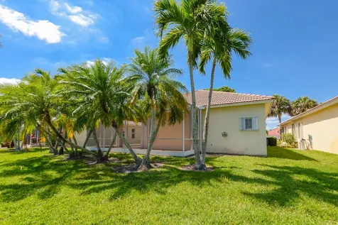 600 Nw Lambrusco Drive Port Saint Lucie FL 34986