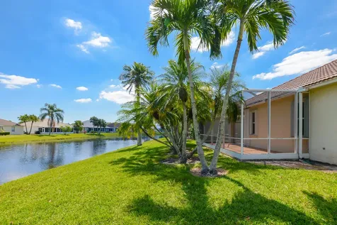 600 Nw Lambrusco Drive Port Saint Lucie FL 34986