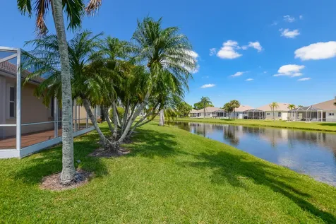 600 Nw Lambrusco Drive Port Saint Lucie FL 34986