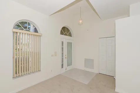 600 Nw Lambrusco Drive Port Saint Lucie FL 34986