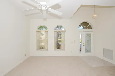 600 Nw Lambrusco Drive Port Saint Lucie FL 34986