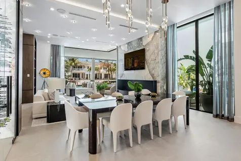 207 W Coconut Palm Road Boca Raton FL 33432