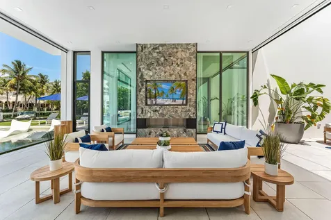 207 W Coconut Palm Road Boca Raton FL 33432