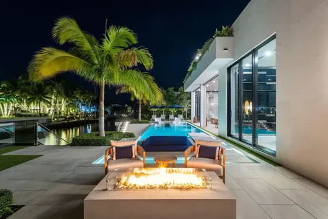 207 W Coconut Palm Road Boca Raton FL 33432
