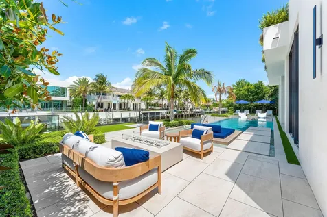 207 W Coconut Palm Road Boca Raton FL 33432