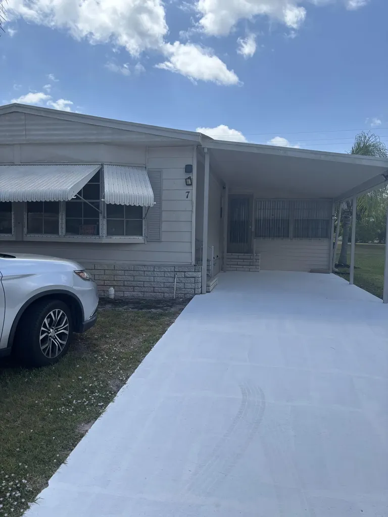 7 Villa Flores Port Saint Lucie FL 34952