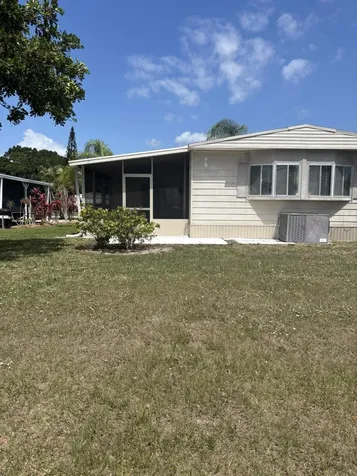 7 Villa Flores Port Saint Lucie FL 34952