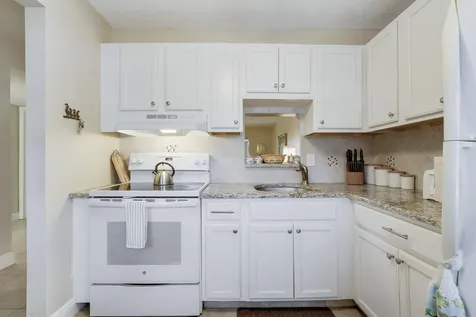 2223 Ne 1st Court Boynton Beach FL 33435