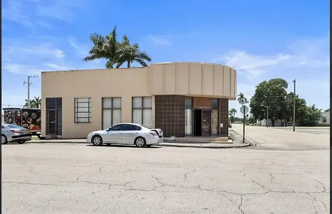 40 SW Avenue B Avenue Belle Glade FL 33430