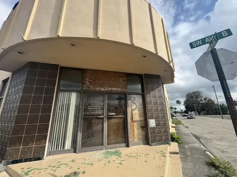 40 SW Avenue B Avenue Belle Glade FL 33430