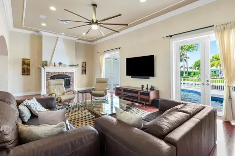 981 Sw Hickory Terrace Boca Raton FL 33486
