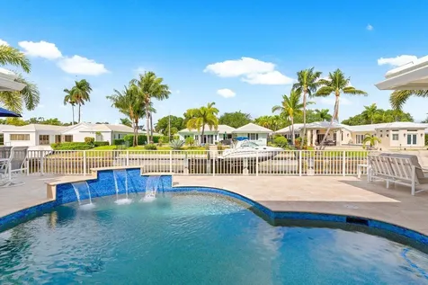 981 Sw Hickory Terrace Boca Raton FL 33486