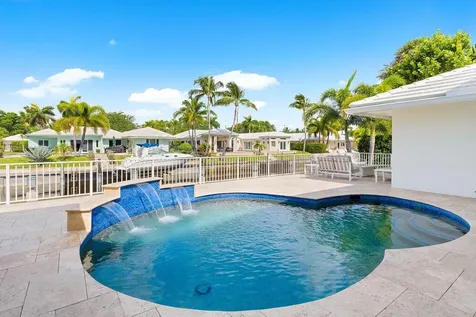 981 Sw Hickory Terrace Boca Raton FL 33486