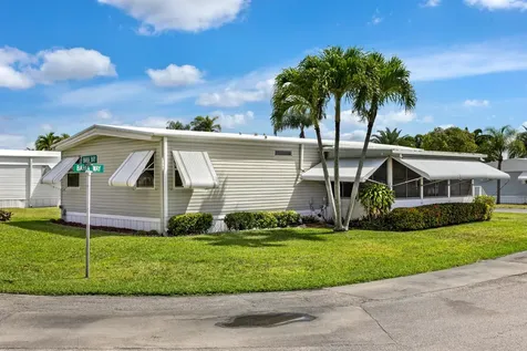 32011 Domingo Bay Boynton Beach FL 33436