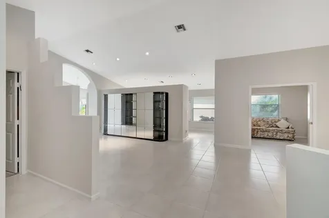 10901 Royal Caribbean Circle Boynton Beach FL 33437