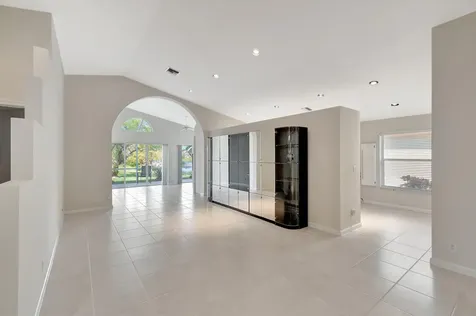 10901 Royal Caribbean Circle Boynton Beach FL 33437