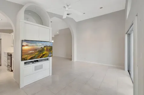 10901 Royal Caribbean Circle Boynton Beach FL 33437