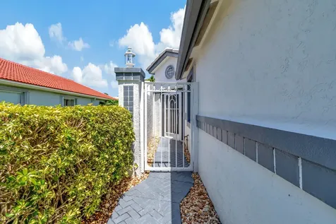 10901 Royal Caribbean Circle Boynton Beach FL 33437