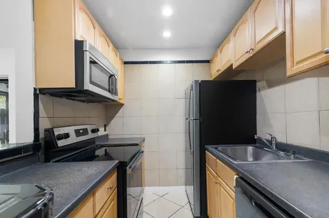 7 Crossing Circle Boynton Beach FL 33435