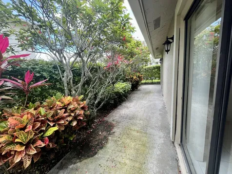 13 Westgate Lane Boynton Beach FL 33436