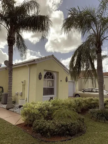 202 Wedgewood Circle Greenacres FL 33463