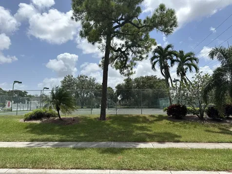 202 Wedgewood Circle Greenacres FL 33463