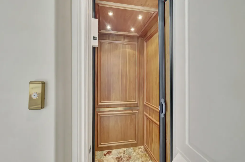 721 Ne Lakeview Terrace Boca Raton FL 33431