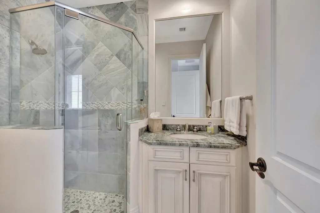 721 Ne Lakeview Terrace Boca Raton FL 33431