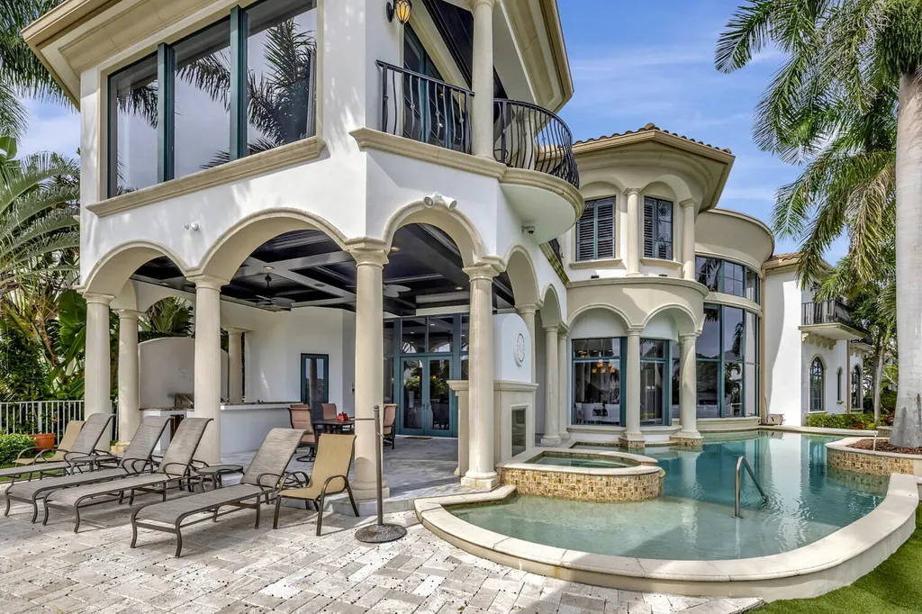 721 Ne Lakeview Terrace Boca Raton FL 33431