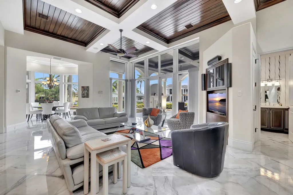 721 Ne Lakeview Terrace Boca Raton FL 33431