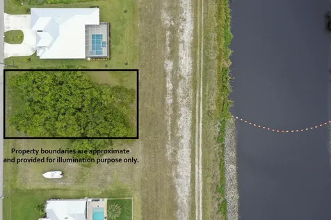 476 SW Bradshaw Circle Port Saint Lucie FL 34953